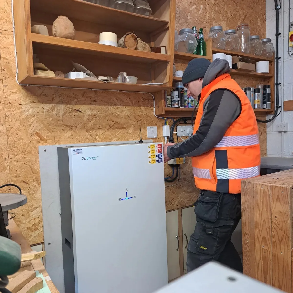 What is included with solar battery storage from Future Flow Electrical